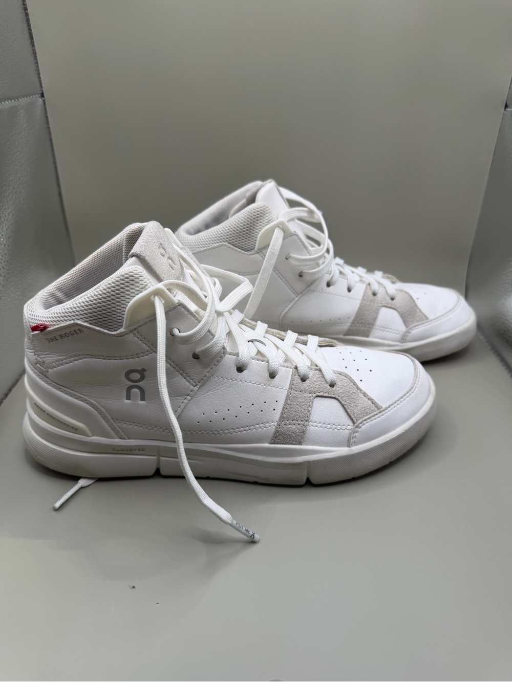 On The Roger Mid White Leather Sneakers Size 7.5